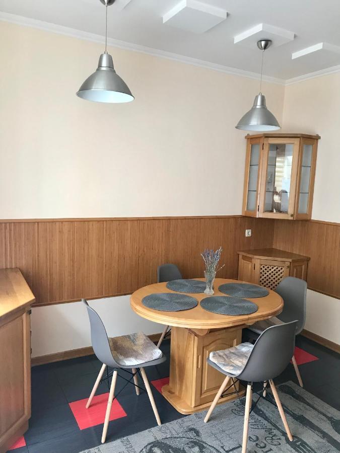 Family Apartment Near The University Чернивци Екстериор снимка