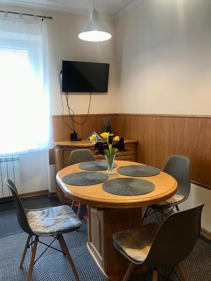 Family Apartment Near The University Чернивци Екстериор снимка